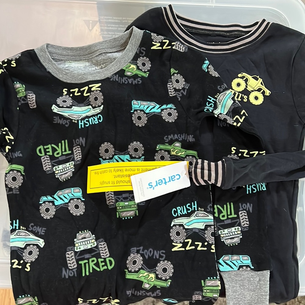 NWT Carter’s pajama set size 7